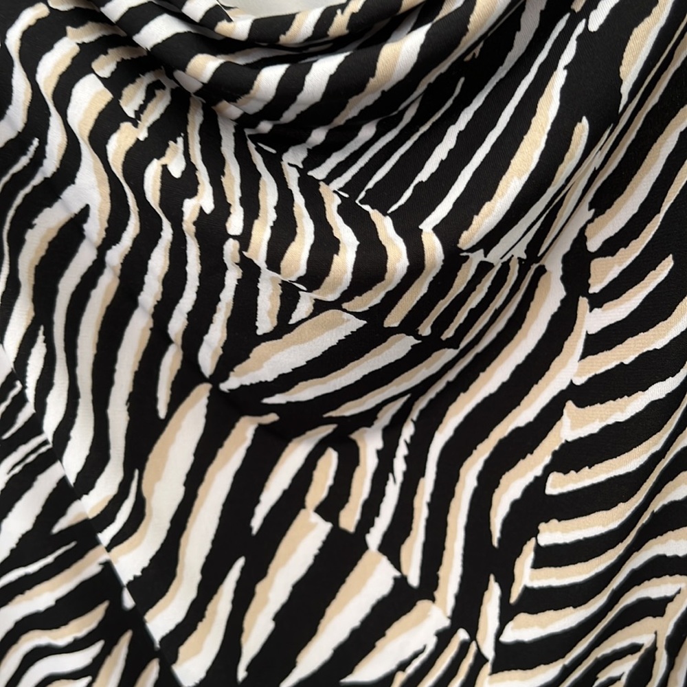 White House Black Market XS Top EUC - Picture 4 of 6
